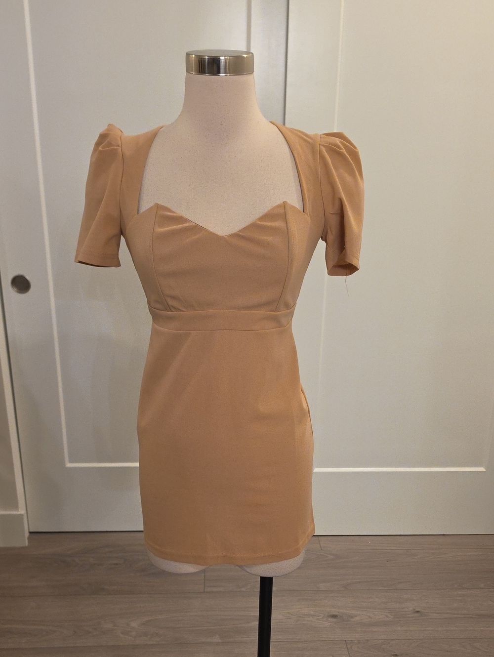 HYFVE women’s Sweetheart neckline Mini Dress in Camel size S like new w/o tags